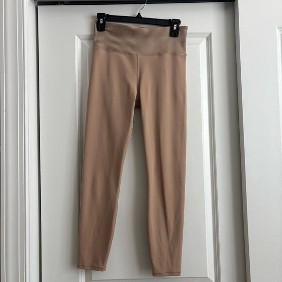 Vuori Women’s Ribbed Studio Legging Tan Sz M Athletic Yoga - Picture 2 of 11